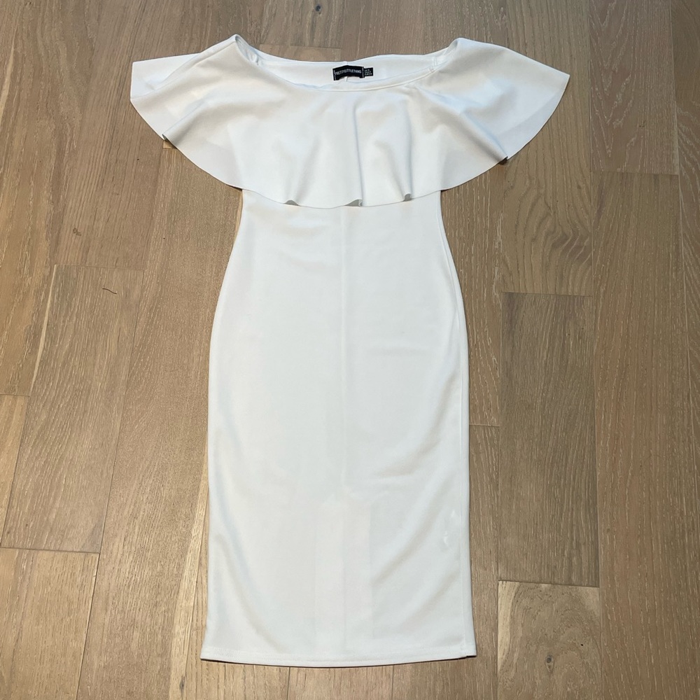 PrettyLittleThing White Off The Shoulder Dress